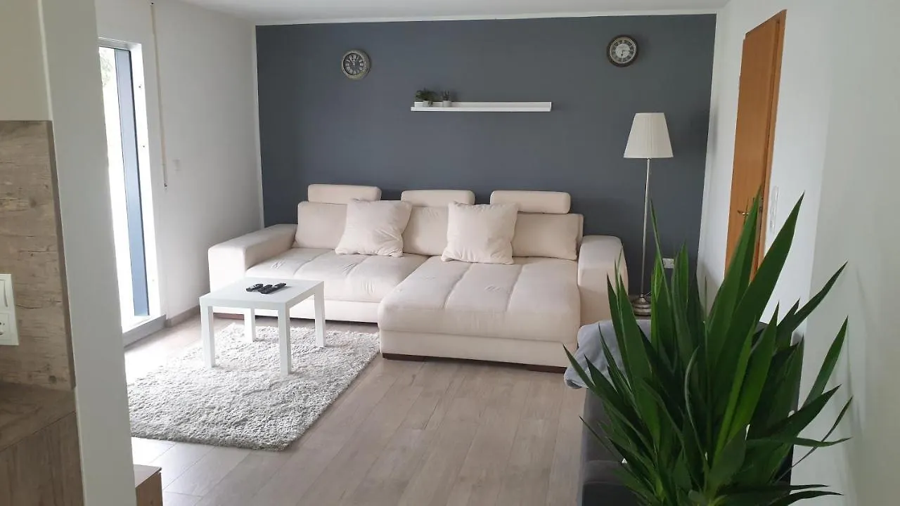Boardingappartement Windeckblick, ruhige, zentrale Lage mit großem Südbalkon Bühl Apartment
